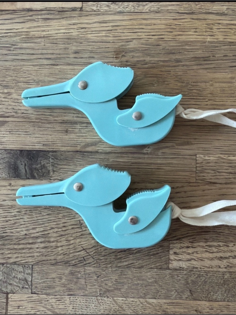 Vintage Retro Duck Baby Sheet & Blanket Fasteners Clip Set in Light Blue